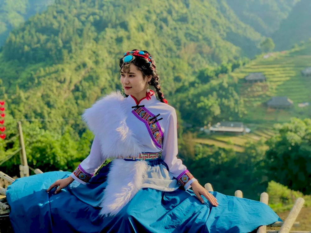 Every line and pattern on the costume reflects the sophistication and unique identity of the H'Mong ethnic group